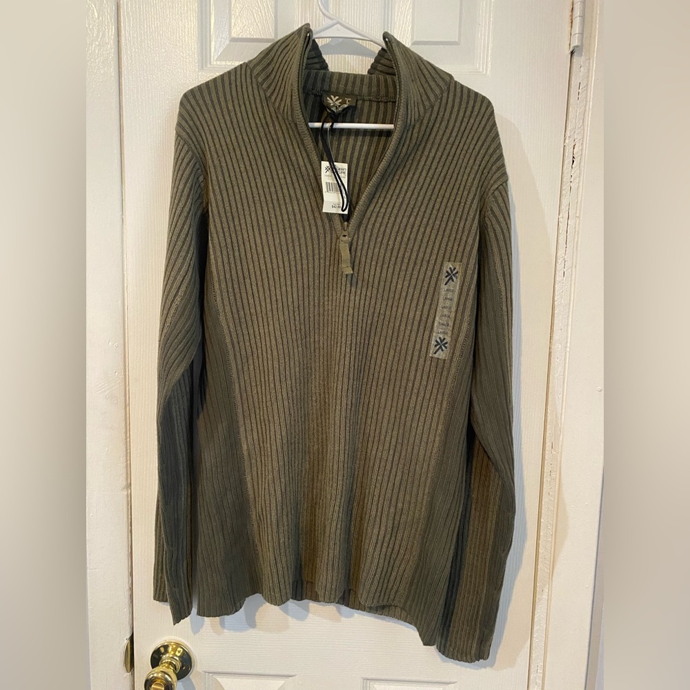 NWT Knit material zip up pullover